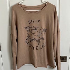 Cute, fun Rose Apothecary shirt. Schitts Creek!